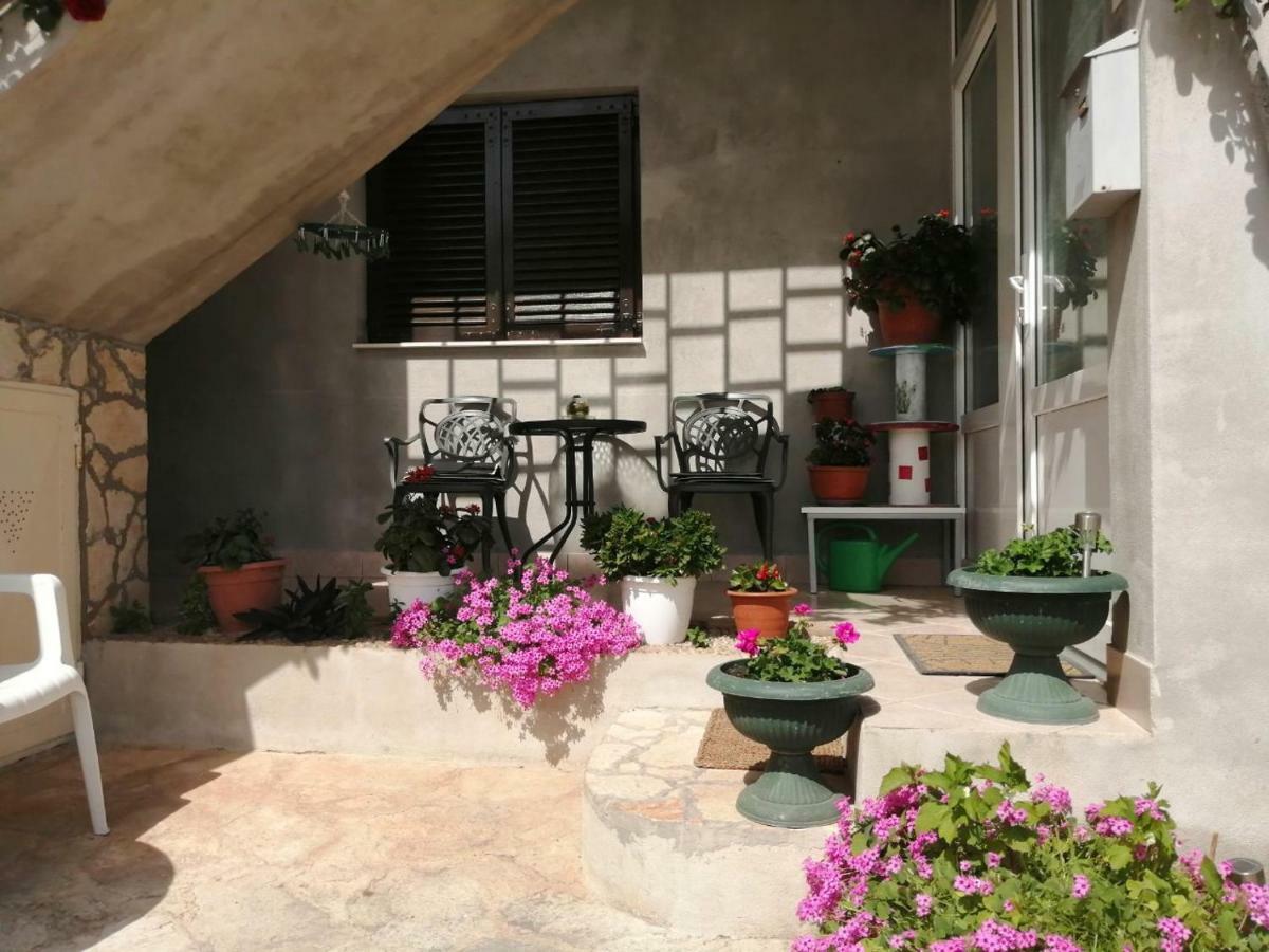 Apartments Mira Jadrtovac Dış mekan fotoğraf